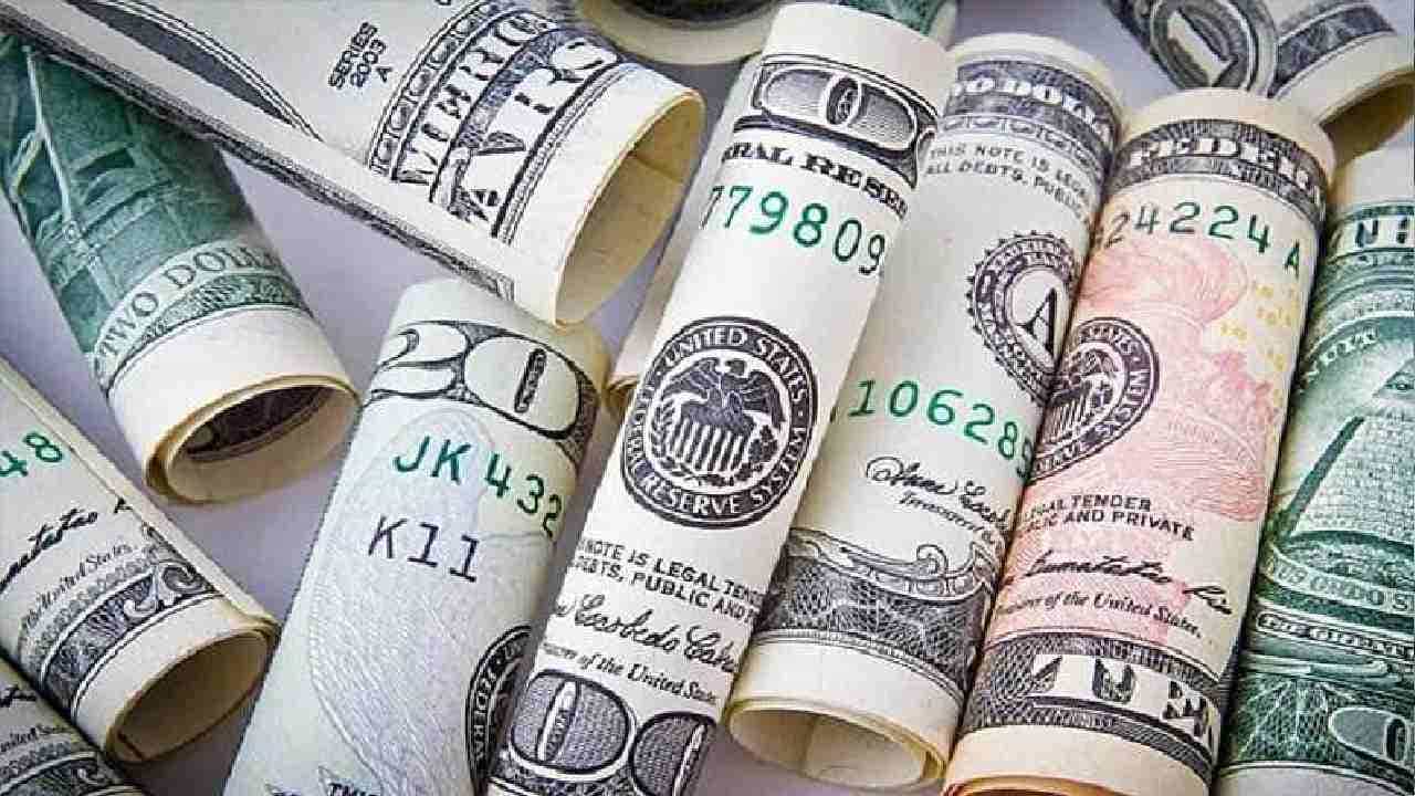 Dollar Vs Rupee: ಆರಂಭದ ವಹಿವಾಟಿನಲ್ಲಿ ಡಾಲರ್ ವಿರುದ್ಧ ರೂಪಾಯಿ ಮೌಲ್ಯ 14 ಪೈಸೆ ಕುಸಿತ Dollar Vs Rupee: ಆರಂಭದ ವಹಿವಾಟಿನಲ್ಲಿ ಡಾಲರ್ ವಿರುದ್ಧ ರೂಪಾಯಿ ಮೌಲ್ಯ 14 ಪೈಸೆ ಕುಸಿತ