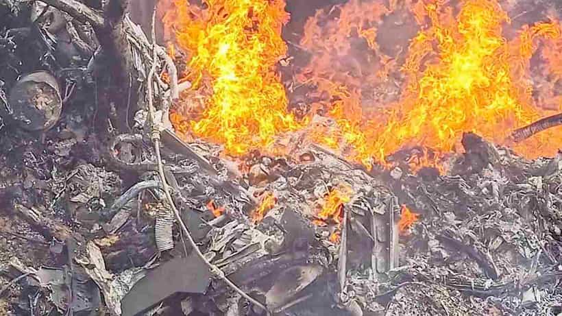 Army Chopper Crash: ಮರಕ್ಕೆ ಅಪ್ಪಳಿಸಿ ಬೆಂಕಿ ಹೊತ್ತಿ ಉರಿಯುತ್ತಿದ್ದ ಹೆಲಿಕಾಪ್ಟರ್ನಿಂದ ಸಿಬ್ಬಂದಿ ನೆಲಕ್ಕೆ ಬೀಳುತ್ತಿದ್ದರು; ಭಯಾನಕ ಸನ್ನಿವೇಶ ಬಿಚ್ಚಿಟ್ಟ ಪ್ರತ್ಯಕ್ಷದರ್ಶಿ