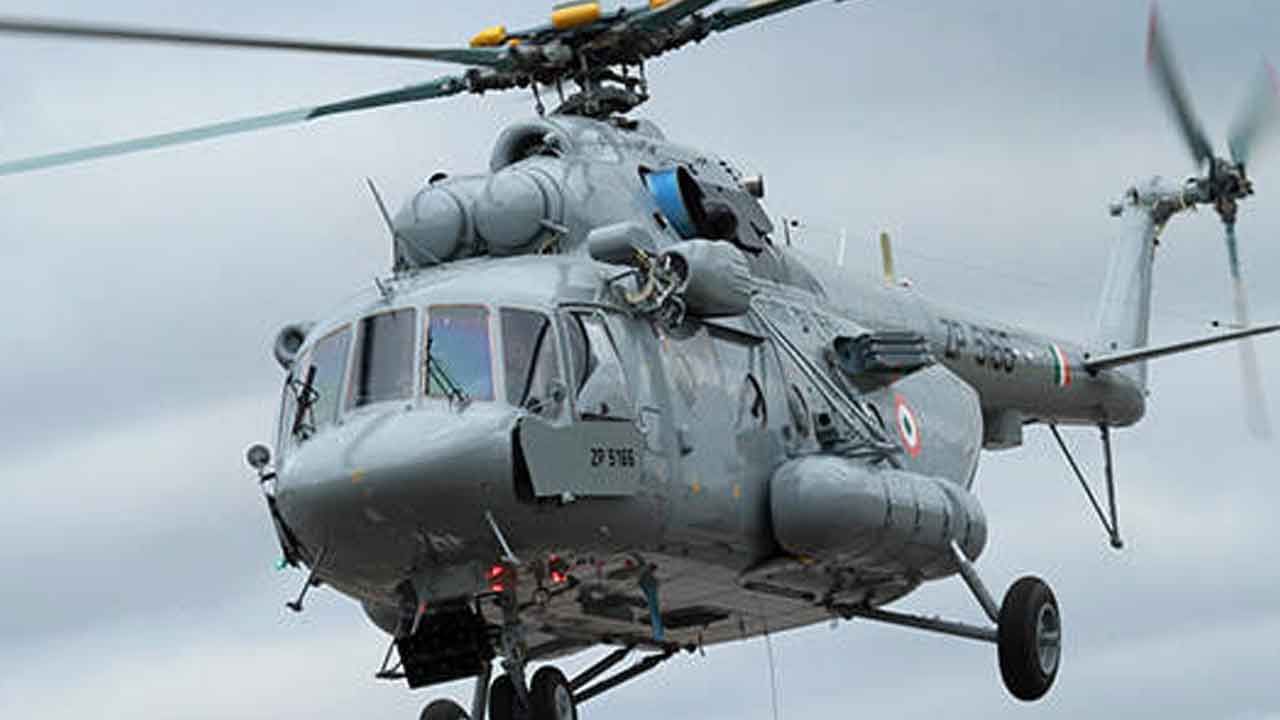 Tamil Nadu Chopper Crash ತಮಿಳುನಾಡಿನ ಕುನೂರಿನಲ್ಲಿ ಪತನವಾಗಿದ್ದು ಸೇನಾಪಡೆಯ Mi-17V5 ಹೆಲಿಕಾಪ್ಟರ್; ಏನಿದರ ವೈಶಿಷ್ಟ್ಯ? Tamil Nadu Chopper Crash ತಮಿಳುನಾಡಿನ ಕುನೂರಿನಲ್ಲಿ ಪತನವಾಗಿದ್ದು ಸೇನಾಪಡೆಯ Mi-17V5 ಹೆಲಿಕಾಪ್ಟರ್; ಏನಿದರ ವೈಶಿಷ್ಟ್ಯ?
