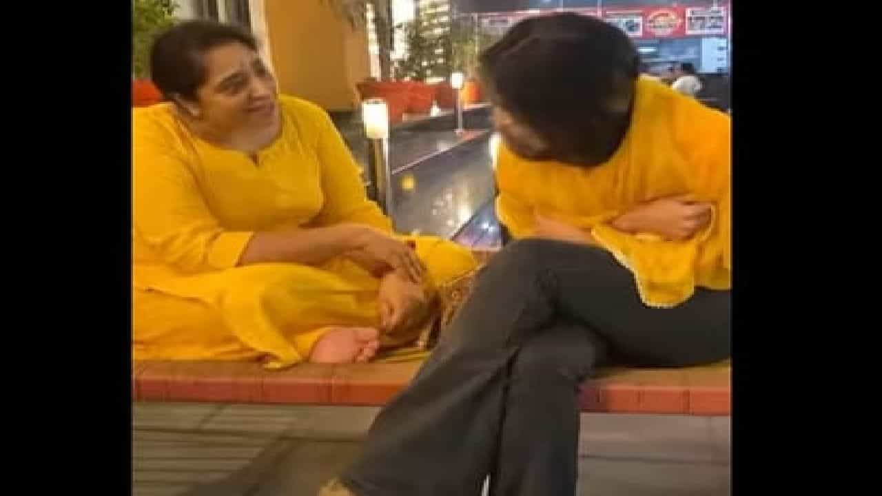 Viral Video: ಚಳಿಯಿಂದ ನಡುಗುತ್ತಿದ್ದ ಮಗಳು ದುಪಟ್ಟಾ ಎಳೆದುಕೊಂಡಿದ್ದಕ್ಕೆ ಗದರಿದ ಅಮ್ಮ; ವಿಡಿಯೋ ವೈರಲ್