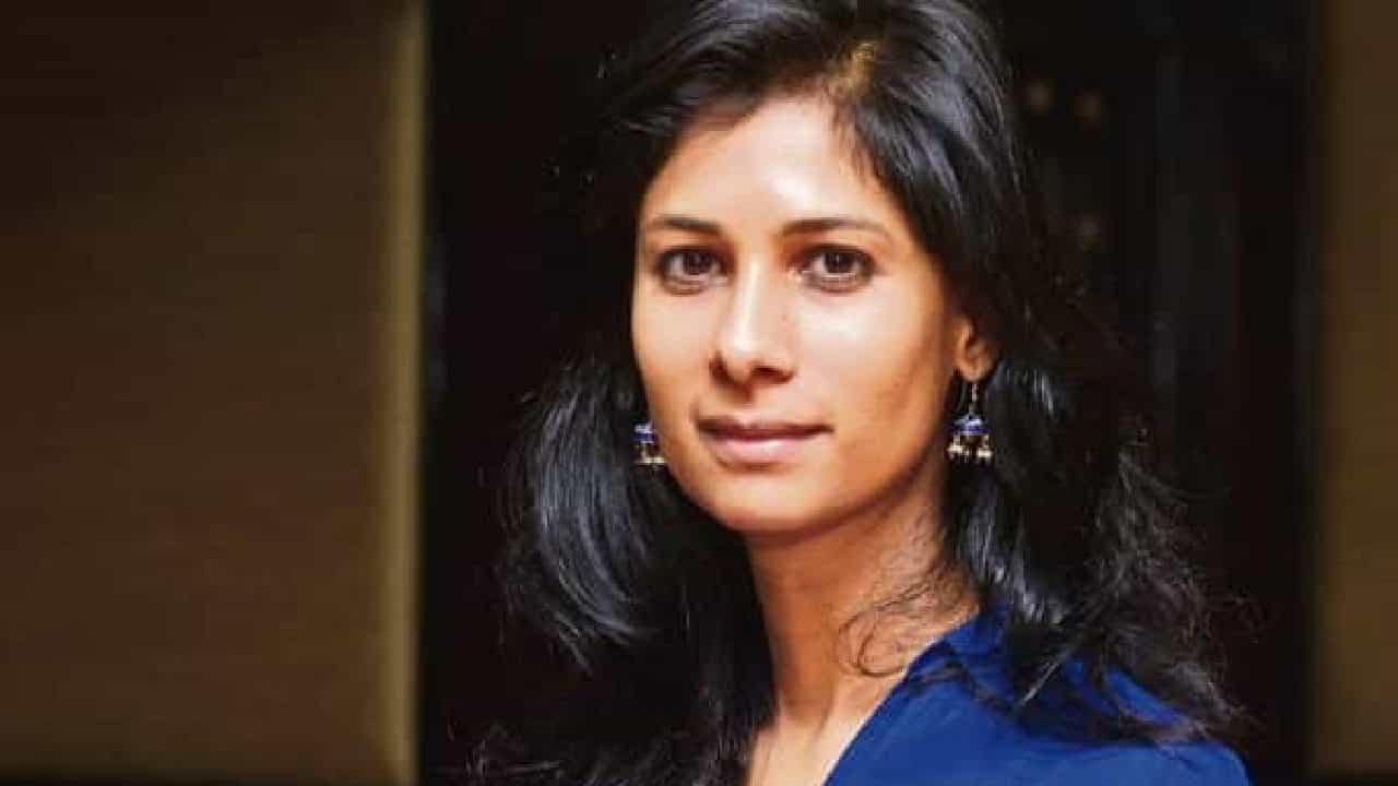 Gita Gopinath: ಐಎಂಎಫ್ನ ಉನ್ನತ ಹುದ್ದೆಗೆ ಬಡ್ತಿ ಪಡೆದ ಮೈಸೂರು ಮೂಲದ ಗೀತಾ ಗೋಪಿನಾಥ್ Gita Gopinath: ಐಎಂಎಫ್ನ ಉನ್ನತ ಹುದ್ದೆಗೆ ಬಡ್ತಿ ಪಡೆದ ಮೈಸೂರು ಮೂಲದ ಗೀತಾ ಗೋಪಿನಾಥ್