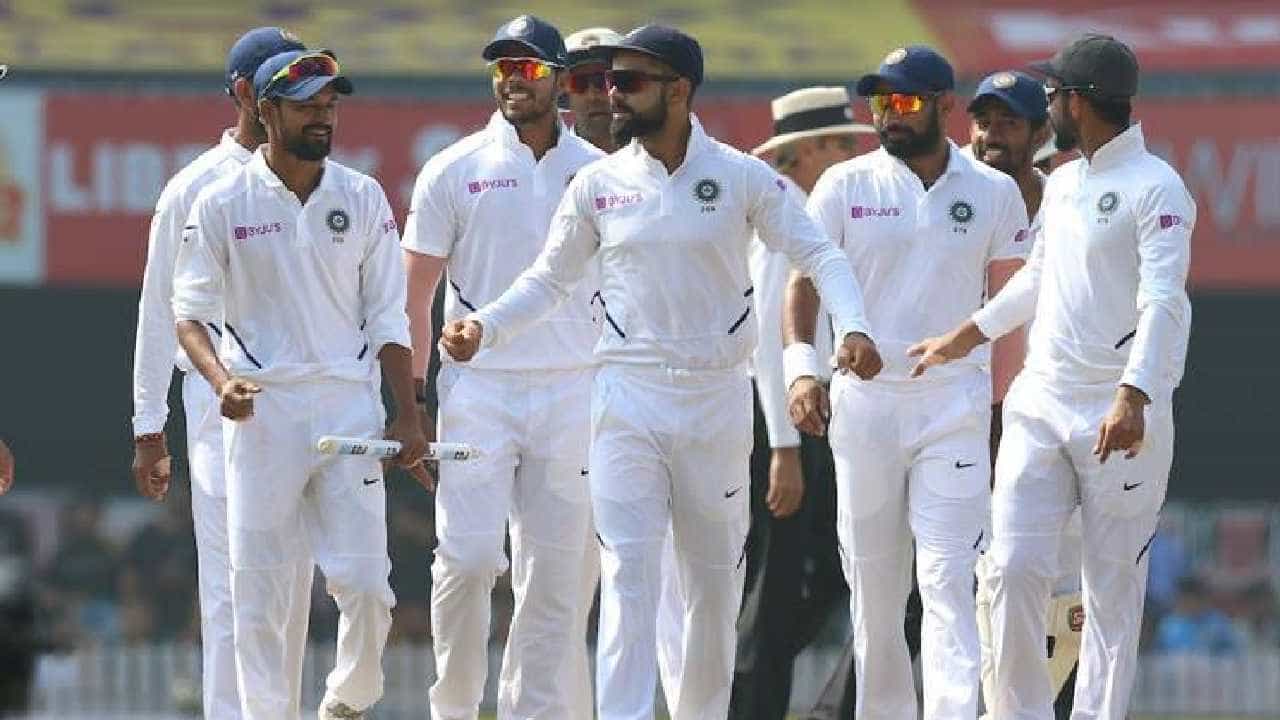 ನ್ಯೂಜಿಲೆಂಡ್ ವಿರುದ್ದ ಭರ್ಜರಿಯಾಗಿ ಸರಣಿ ಗೆದ್ದಿರುವ ಟೀಮ್ ಇಂಡಿಯಾ ಇದೀಗ ದಕ್ಷಿಣ ಆಫ್ರಿಕಾ ವಿರುದ್ದದ ಸರಣಿಗಾಗಿ ತಯಾರಿಯಲ್ಲಿದೆ. ಡಿಸೆಂಬರ್ 26 ರಿಂದ ಹರಿಣರ ನಾಡಲ್ಲಿ ಶುರುವಾಗಲಿರುವ ಈ ಸರಣಿಗಾಗಿ ಶೀಘ್ರದಲ್ಲೇ ಭಾರತ ತಂಡವನ್ನು ಘೋಷಿಸಲಾಗುತ್ತದೆ.