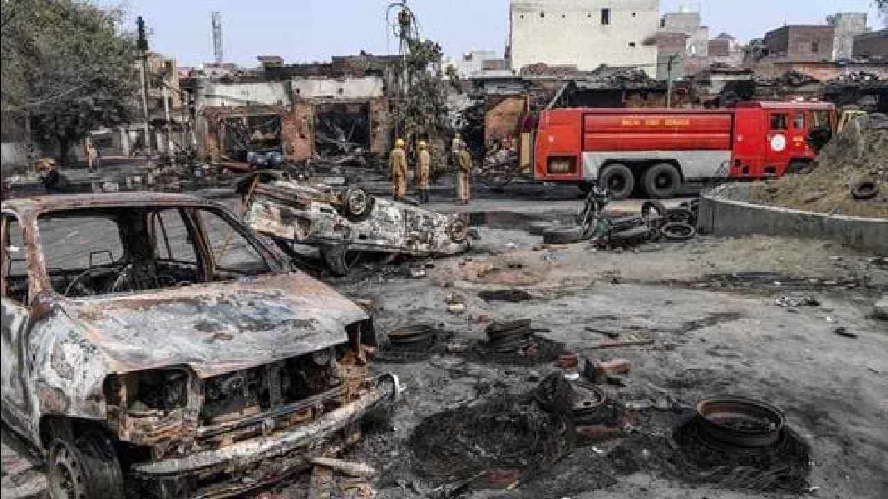 Delhi Riots: ದೆಹಲಿ ದಂಗೆ ಪ್ರಕರಣ; ಪೊಲೀಸರಿಗೆ ಗನ್ ತೋರಿಸಿದ್ದ ವ್ಯಕ್ತಿ ವಿರುದ್ಧ ದೋಷಾರೋಪ ಹೊರಿಸಿದ ಕೋರ್ಟ್ Delhi Riots: ದೆಹಲಿ ದಂಗೆ ಪ್ರಕರಣ; ಪೊಲೀಸರಿಗೆ ಗನ್ ತೋರಿಸಿದ್ದ ವ್ಯಕ್ತಿ ವಿರುದ್ಧ ದೋಷಾರೋಪ ಹೊರಿಸಿದ ಕೋರ್ಟ್
