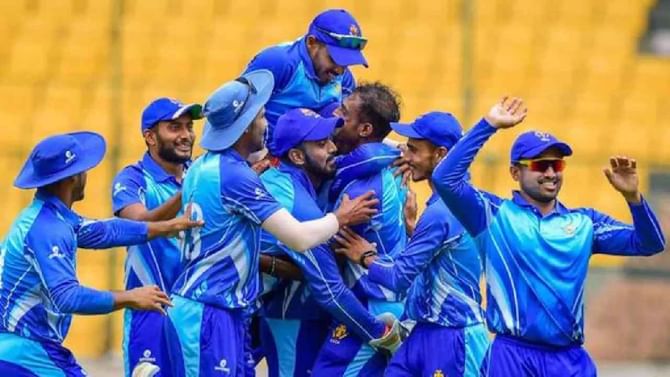 Vijay Hazare Trophy 2021: ಸೋತರೂ ಪ್ರೀ ಕ್ವಾರ್ಟರ್ ಫೈನಲ್ಗೆ ಲಗ್ಗೆಯಿಟ್ಟ ಕರ್ನಾಟಕ Vijay Hazare Trophy 2021: ಸೋತರೂ ಪ್ರೀ ಕ್ವಾರ್ಟರ್ ಫೈನಲ್ಗೆ ಲಗ್ಗೆಯಿಟ್ಟ ಕರ್ನಾಟಕ