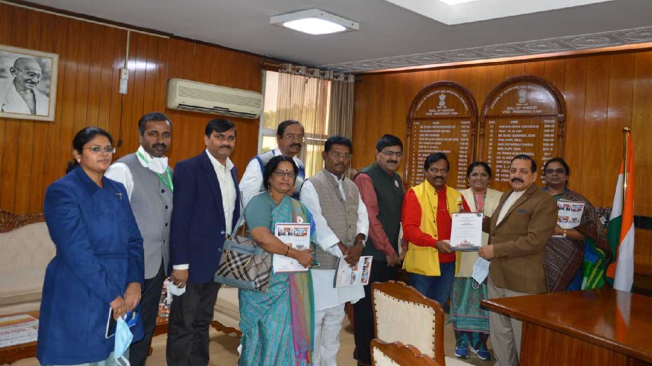 Kannada Development Authority President TS Nagabharana delegation