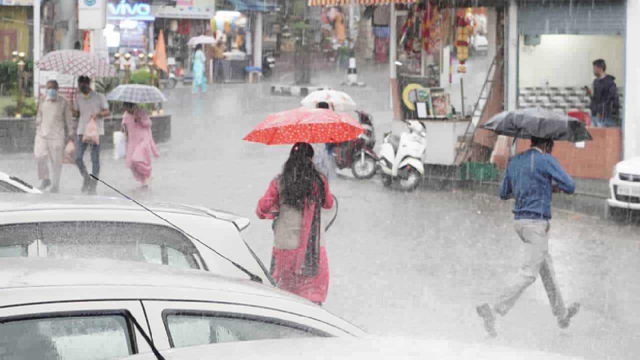 Karnataka Weather Today: ಬೆಂಗಳೂರು, ಮಲೆನಾಡಿನಲ್ಲಿ ವಿಪರೀತ ಚಳಿ; ಹಲವು ರಾಜ್ಯಗಳಲ್ಲಿ 4 ದಿನ ಮಳೆ Karnataka Weather Today: ಬೆಂಗಳೂರು, ಮಲೆನಾಡಿನಲ್ಲಿ ವಿಪರೀತ ಚಳಿ; ಹಲವು ರಾಜ್ಯಗಳಲ್ಲಿ 4 ದಿನ ಮಳೆ