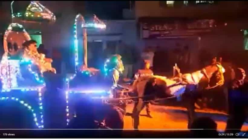 Viral Video: ರಸ್ತೆಯುದ್ದಕ್ಕೂ ಮೆರವಣಿಗೆ ಮಾಡಿ ಮುದ್ದು ಮಗಳಿಗೆ ಸ್ಮಾರ್ಟ್ಫೋನ್ ಕೊಡಿಸಿದ ಟೀ ವ್ಯಾಪಾರಿ!