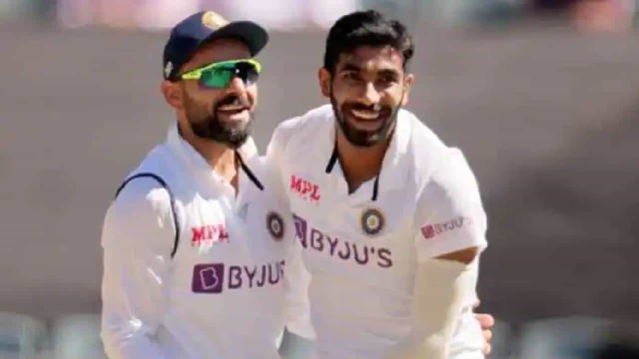 Virat Kohli: ನಮ್ಮ ರಾಕ್ ಇಸ್ ಬ್ಯಾಕ್: ಬುಮ್ರಾರನ್ನು ಹುರಿದುಂಬಿಸುತ್ತಿರುವ ಕೊಹ್ಲಿಯ ವಿಡಿಯೋ ವೈರಲ್ Virat Kohli: ನಮ್ಮ ರಾಕ್ ಇಸ್ ಬ್ಯಾಕ್: ಬುಮ್ರಾರನ್ನು ಹುರಿದುಂಬಿಸುತ್ತಿರುವ ಕೊಹ್ಲಿಯ ವಿಡಿಯೋ ವೈರಲ್
