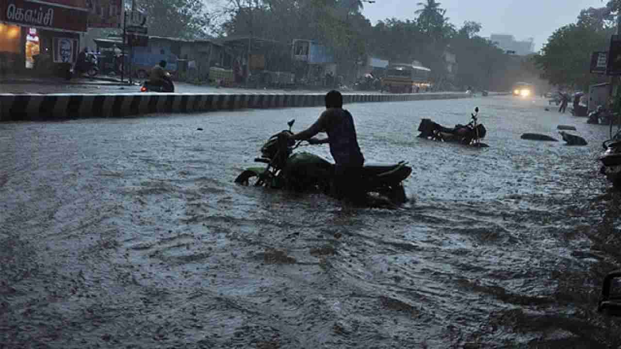 Karnataka Weather Today: ಇನ್ನೊಂದು ವಾರ ಕರ್ನಾಟಕದಲ್ಲಿ ವಿಪರೀತ ಚಳಿ; ಅಕಾಲಿಕ ಮಳೆಗೆ ತಮಿಳುನಾಡು ತತ್ತರ