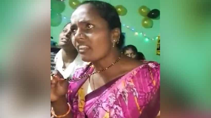 Viral Video: ಕ್ರಿಸ್ಮಸ್ ಆಚರಿಸಿದ್ದೇಕೆಂದು ಗಲಾಟೆ ಮಾಡಿದ ಬಜರಂಗದಳದವರಿಗೆ ಬಿಸಿ ಮುಟ್ಟಿಸಿದ ಮಹಿಳೆ; ವಿಡಿಯೋ ವೈರಲ್
