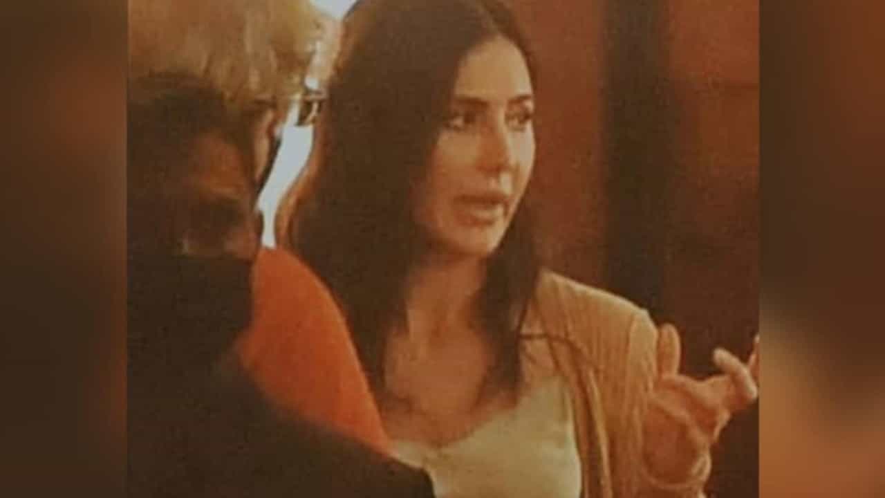 Katrina Kaif: ಕತ್ರಿನಾ ಸಿನಿಮಾ ಪ್ರೀತಿಗೆ ಫ್ಯಾನ್ಸ್ ಫಿದಾ; ಶೂಟಿಂಗ್ ಸೆಟ್ನಲ್ಲಿರುವ ಚಿತ್ರಗಳು ವೈರಲ್ Katrina Kaif: ಕತ್ರಿನಾ ಸಿನಿಮಾ ಪ್ರೀತಿಗೆ ಫ್ಯಾನ್ಸ್ ಫಿದಾ; ಶೂಟಿಂಗ್ ಸೆಟ್ನಲ್ಲಿರುವ ಚಿತ್ರಗಳು ವೈರಲ್