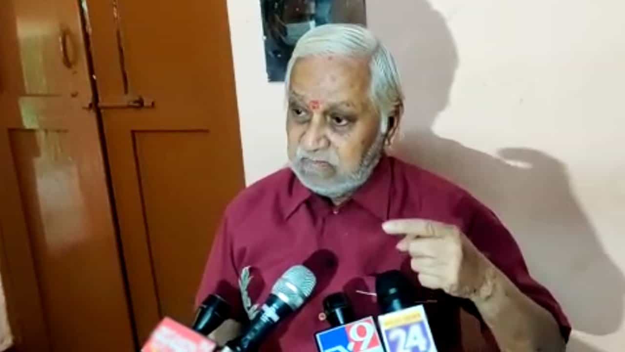 ಕುಟುಂಬಸ್ಥರ ವಿರುದ್ಧ ದೂರು ನೀಡಿದ ಸ್ಯಾಂಡಲ್ವುಡ್ ಹಿರಿಯ ನಟ ಅಶ್ವತ್ಥ್ ನಾರಾಯಣ ಕುಟುಂಬಸ್ಥರ ವಿರುದ್ಧ ದೂರು ನೀಡಿದ ಸ್ಯಾಂಡಲ್ವುಡ್ ಹಿರಿಯ ನಟ ಅಶ್ವತ್ಥ್ ನಾರಾಯಣ