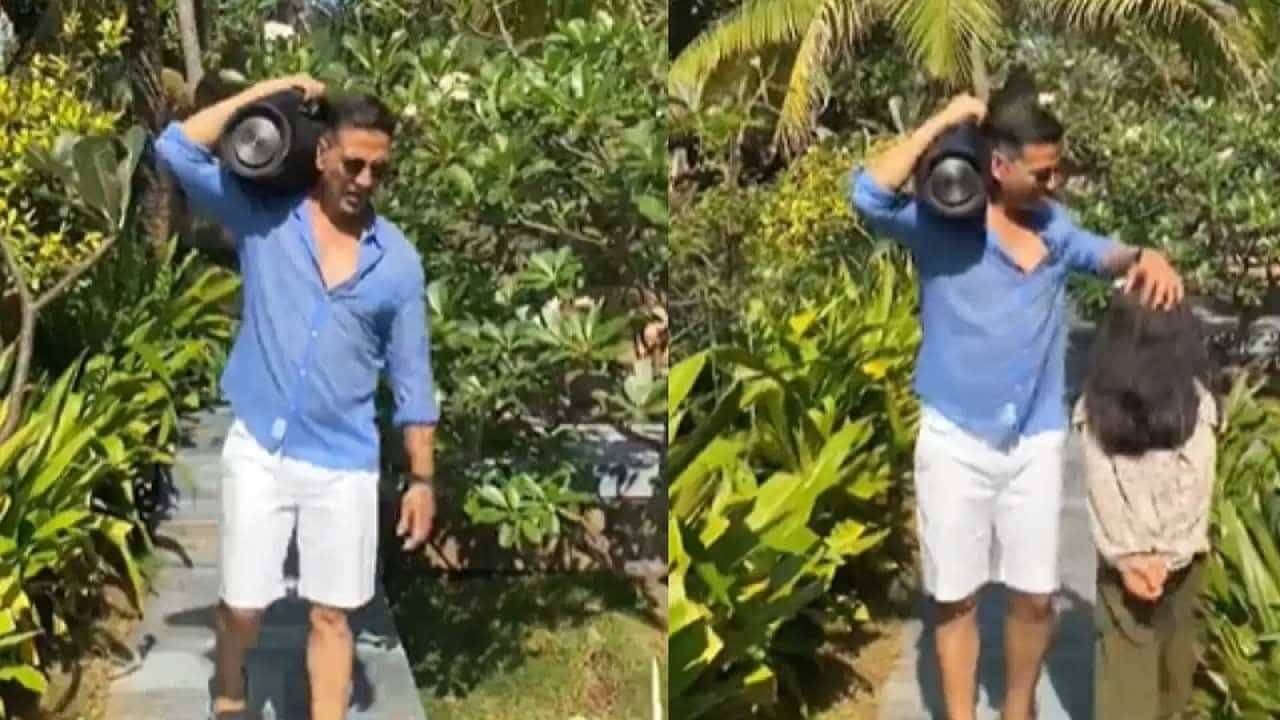 Akshay Kumar: ಚಿತ್ರವನ್ನು ಪ್ರಚಾರ ಮಾಡುವಲ್ಲೂ ಹೊಸತನ ಮೆರೆದ ಅಕ್ಷಯ್; ಹೇಗೆ ಅಂತೀರಾ? ಇಲ್ಲಿದೆ ವಿಡಿಯೋ Akshay Kumar: ಚಿತ್ರವನ್ನು ಪ್ರಚಾರ ಮಾಡುವಲ್ಲೂ ಹೊಸತನ ಮೆರೆದ ಅಕ್ಷಯ್; ಹೇಗೆ ಅಂತೀರಾ? ಇಲ್ಲಿದೆ ವಿಡಿಯೋ