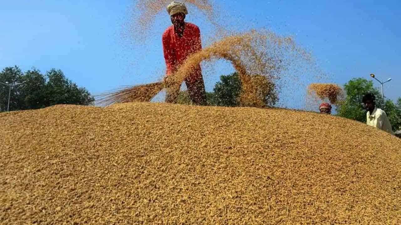 ಏಳು ಕೃಷಿ ಉತ್ಪನ್ನಗಳ ಫ್ಯೂಚರ್ ಕಾಂಟ್ರ್ಯಾಕ್ಟ್ ವಹಿವಾಟು ಒಂದು ವರ್ಷ ನಿಷೇಧಿಸಿ ಆದೇಶ ಹೊರಡಿಸಿದ ಕೇಂದ್ರ ಸರ್ಕಾರ ಏಳು ಕೃಷಿ ಉತ್ಪನ್ನಗಳ ಫ್ಯೂಚರ್ ಕಾಂಟ್ರ್ಯಾಕ್ಟ್ ವಹಿವಾಟು ಒಂದು ವರ್ಷ ನಿಷೇಧಿಸಿ ಆದೇಶ ಹೊರಡಿಸಿದ ಕೇಂದ್ರ ಸರ್ಕಾರ