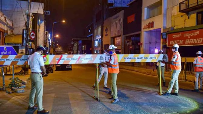Karnataka Night Curfew: ಬೆಂಗಳೂರು ಸೇರಿದಂತೆ ರಾಜ್ಯಾದ್ಯಂತ ನೈಟ್ ಕರ್ಫ್ಯೂ ಆರಂಭ
