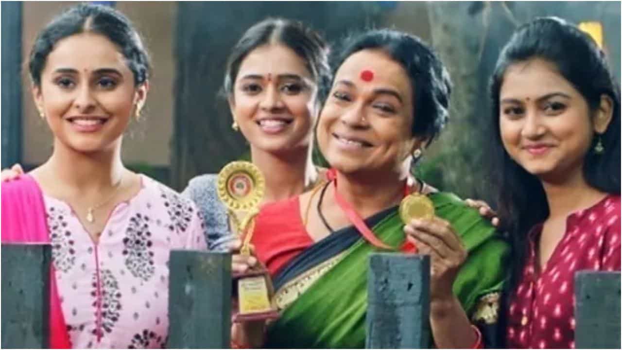ಕನ್ನಡ ಕಿರುತೆರೆ ಇತಿಹಾಸದಲ್ಲೇ ಹೊಸ ದಾಖಲೆ ಬರೆದ ಉಮಾಶ್ರೀ ಸೀರಿಯಲ್ ‘ಪುಟ್ಟಕ್ಕನ ಮಕ್ಕಳು’ ಕನ್ನಡ ಕಿರುತೆರೆ ಇತಿಹಾಸದಲ್ಲೇ ಹೊಸ ದಾಖಲೆ ಬರೆದ ಉಮಾಶ್ರೀ ಸೀರಿಯಲ್ ‘ಪುಟ್ಟಕ್ಕನ ಮಕ್ಕಳು’