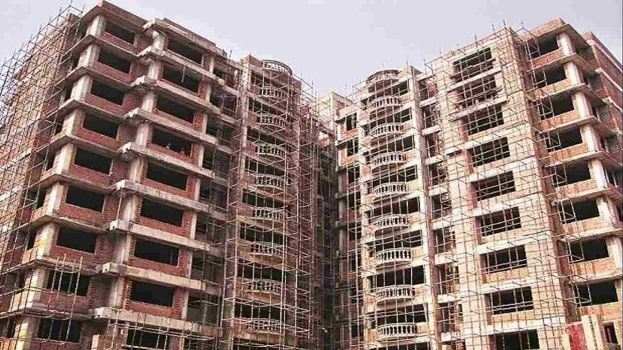 Real Estate Investment: ನಿಮಗೆ ಉತ್ತಮ ಹೂಡಿಕೆಯ ಲಾಭ ಸಿಗಬೇಕೇ? ಆಸ್ತಿ ಮಾರ್ಕೆಟ್ನಲ್ಲಿ ಕೇವಲ 5000 ರೂಪಾಯಿ ಹೂಡಿ Real Estate Investment: ನಿಮಗೆ ಉತ್ತಮ ಹೂಡಿಕೆಯ ಲಾಭ ಸಿಗಬೇಕೇ? ಆಸ್ತಿ ಮಾರ್ಕೆಟ್ನಲ್ಲಿ ಕೇವಲ 5000 ರೂಪಾಯಿ ಹೂಡಿ