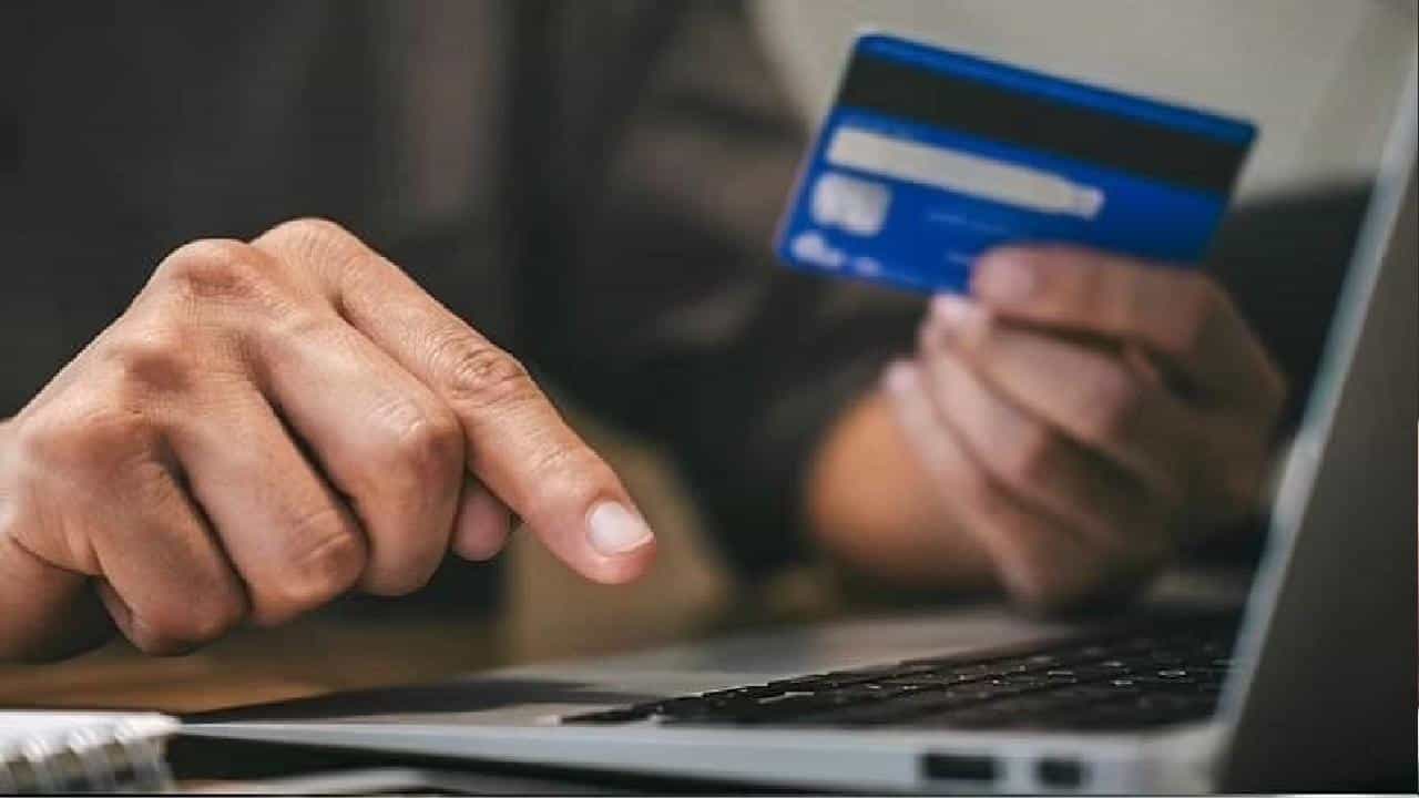 SBI Credit card EMI: ಸ್ಟೇಟ್ ಬ್ಯಾಂಕ್ ಆಫ್ ಇಂಡಿಯಾ ಕ್ರೆಡಿಟ್ ಕಾರ್ಡ್ ಇಎಂಐ ಇಂದಿನಿಂದ ದುಬಾರಿ SBI Credit card EMI: ಸ್ಟೇಟ್ ಬ್ಯಾಂಕ್ ಆಫ್ ಇಂಡಿಯಾ ಕ್ರೆಡಿಟ್ ಕಾರ್ಡ್ ಇಎಂಐ ಇಂದಿನಿಂದ ದುಬಾರಿ