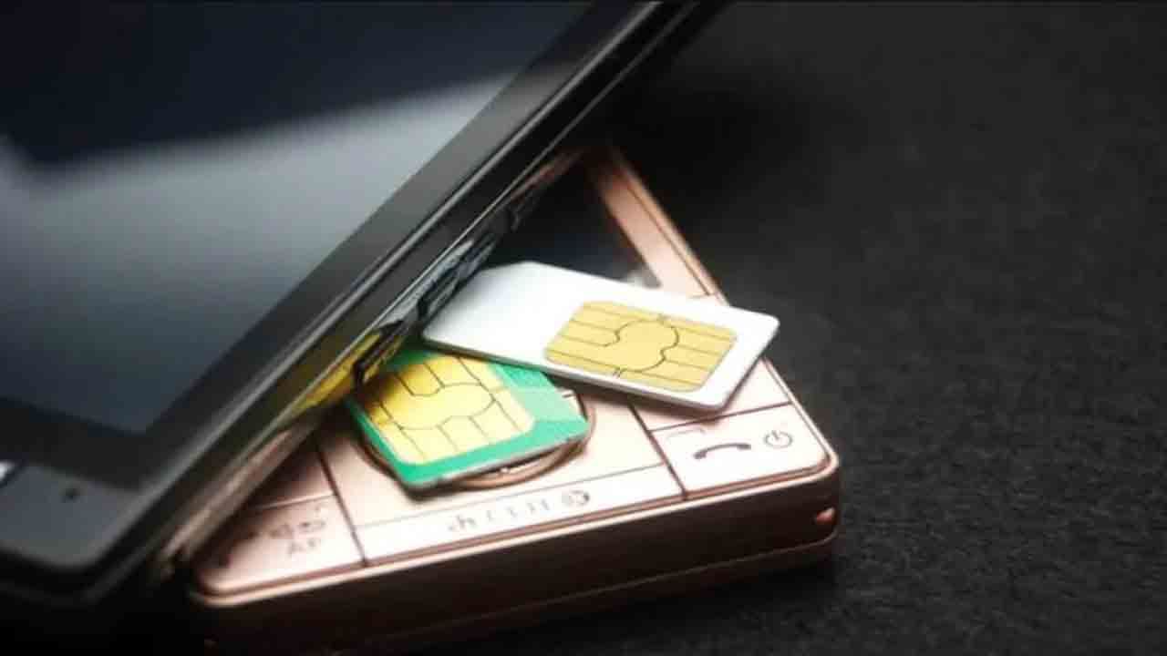 Sim Card: ನಿಮ್ಮ ಹೆಸರಿನಲ್ಲಿ ಲೆಕ್ಕಕ್ಕಿಂತ ಹೆಚ್ಚು ಸಿಮ್ ಕಾರ್ಡ್​ ಇದೆಯಾ?: ಸರ್ಕಾರ ತಂದಿದೆ ಹೊಸ ರೂಲ್ಸ್