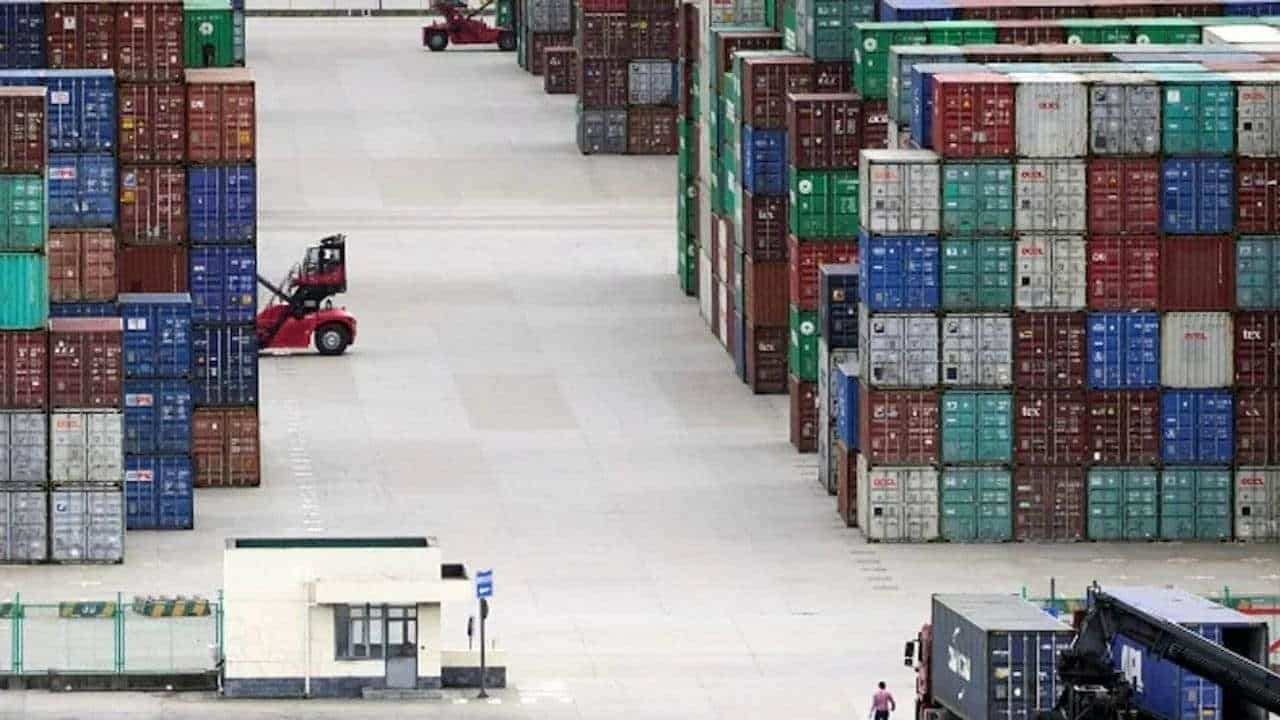 Trade Deficit: ದೇಶದ ವ್ಯಾಪಾರ ಕೊರತೆ ಸಾರ್ವಕಾಲಿಕ ಗರಿಷ್ಠ ಮಟ್ಟಕ್ಕೆ; ಕಾರಣ ಏನೆಂಬ ವಿವರಣೆ ಇಲ್ಲಿದೆ Trade Deficit: ದೇಶದ ವ್ಯಾಪಾರ ಕೊರತೆ ಸಾರ್ವಕಾಲಿಕ ಗರಿಷ್ಠ ಮಟ್ಟಕ್ಕೆ; ಕಾರಣ ಏನೆಂಬ ವಿವರಣೆ ಇಲ್ಲಿದೆ