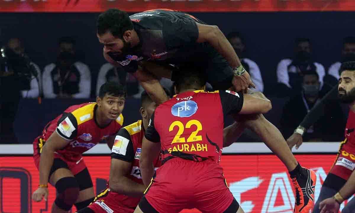 Pro Kabaddi 2021: ಮೊದಲ ಪಂದ್ಯವೇ ರೋಚಕ: ಸೋಲಿನೊಂದಿಗೆ ಅಭಿಯಾನ ಆರಂಭಿಸಿದ ಬೆಂಗಳೂರು ಬುಲ್ಸ್ Pro Kabaddi 2021: ಮೊದಲ ಪಂದ್ಯವೇ ರೋಚಕ: ಸೋಲಿನೊಂದಿಗೆ ಅಭಿಯಾನ ಆರಂಭಿಸಿದ ಬೆಂಗಳೂರು ಬುಲ್ಸ್