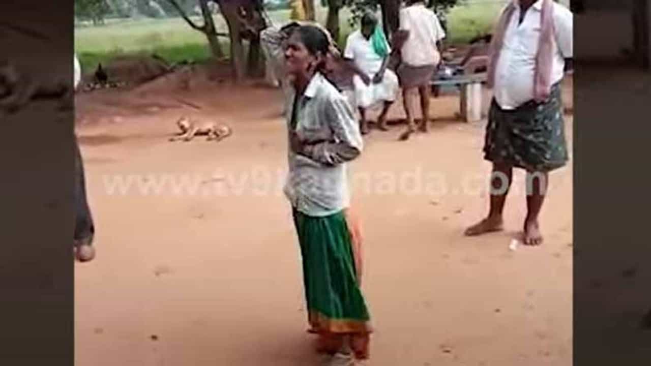 ಲಸಿಕೆ ಹಾಕಿಸಿಕೊಳ್ಳದಿರಲು ಜನರಿಂದ ಏನೆಲ್ಲ ನಾಟಕಗಳು, ಕೊಪ್ಪಳದ ಈ ಮಹಿಳೆ ಆಸ್ಕರ್ ಪ್ರಶಸ್ತಿಗೆ ಅರ್ಹಳು!! ಲಸಿಕೆ ಹಾಕಿಸಿಕೊಳ್ಳದಿರಲು ಜನರಿಂದ ಏನೆಲ್ಲ ನಾಟಕಗಳು, ಕೊಪ್ಪಳದ ಈ ಮಹಿಳೆ ಆಸ್ಕರ್ ಪ್ರಶಸ್ತಿಗೆ ಅರ್ಹಳು!!