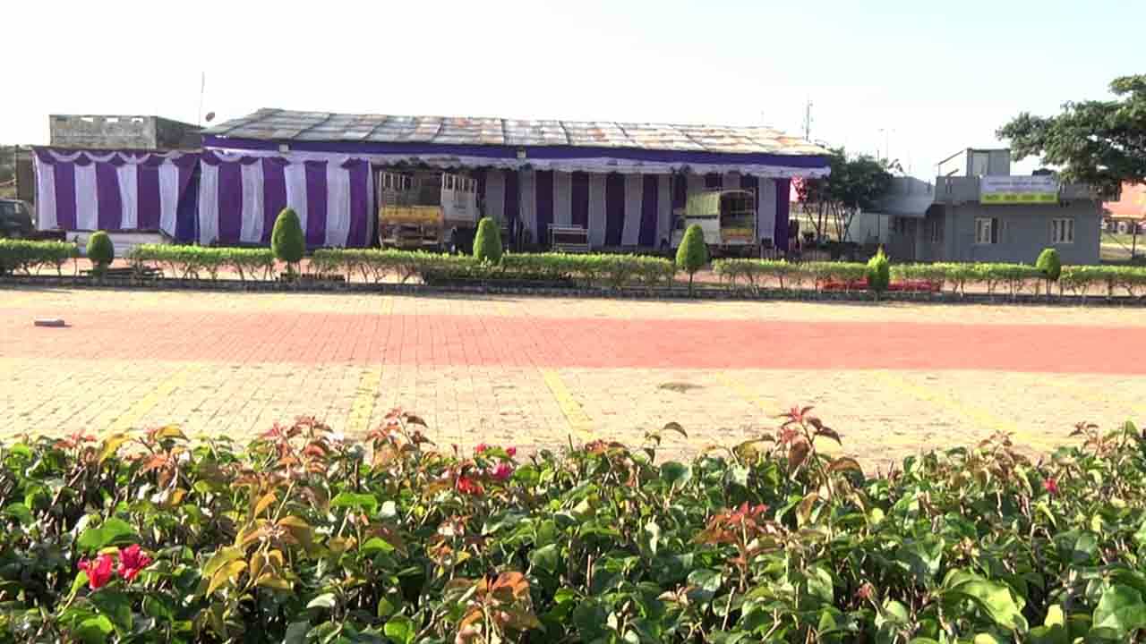 ಇಂದಿನಿಂದ ಬೆಳಗಾವಿ ಚಳಿಗಾಲದ ಅಧಿವೇಶನ: ಒಳಗೂ-ಹೊರಗೂ ಬೊಮ್ಮಾಯಿ ಸರ್ಕಾರಕ್ಕೆ ಪ್ರತಿಭಟನೆ ಕಾವು, ಏನದು? ವಿವರ ಇಲ್ಲಿದೆ ಇಂದಿನಿಂದ ಬೆಳಗಾವಿ ಚಳಿಗಾಲದ ಅಧಿವೇಶನ: ಒಳಗೂ-ಹೊರಗೂ ಬೊಮ್ಮಾಯಿ ಸರ್ಕಾರಕ್ಕೆ ಪ್ರತಿಭಟನೆ ಕಾವು, ಏನದು? ವಿವರ ಇಲ್ಲಿದೆ