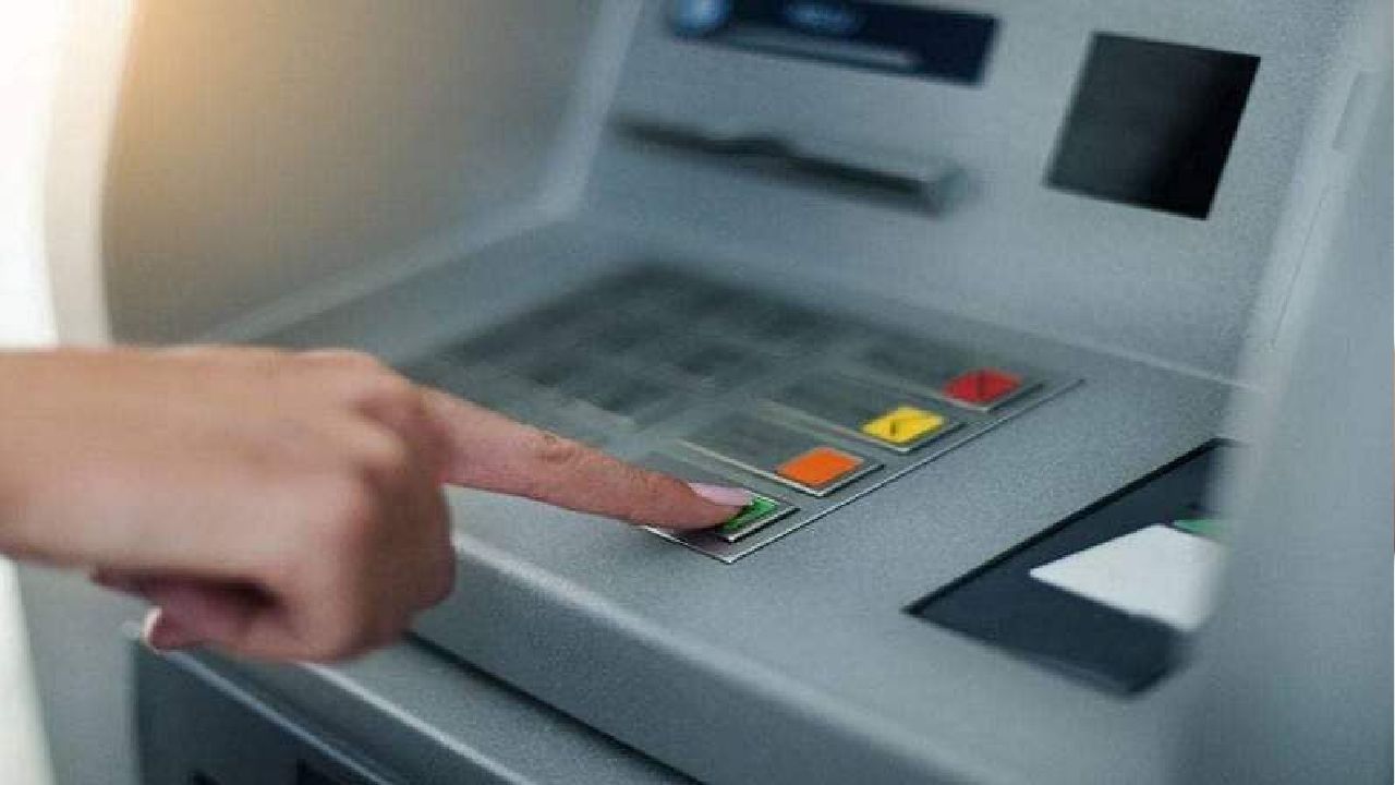 ATM Charges: ಜನವರಿ 1, 2022ರಿಂದ ಎಟಿಎಂ ಶುಲ್ಕಗಳಲ್ಲಿ ಬದಲಾವಣೆ; ಎಷ್ಟು ಎಂಬ ಮಾಹಿತಿ ಇಲ್ಲಿದೆ