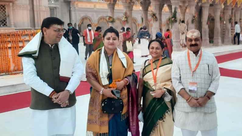 ಉತ್ತರಾಖಂಡ ಮುಖ್ಯಮಂತ್ರಿ ಪುಷ್ಕರ ಧಮಾನಿ ದಂಪತಿಯನ್ನು ಕಾಶಿಯಲ್ಲಿ ಬಸವರಾಜ ಬೊಮ್ಮಾಯಿ ದಂಪತಿ ಭೇಟಿಯಾದ ಸಂದರ್ಭ