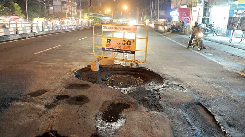 ಬೆಂಗಳೂರು: ಪ್ಯಾಲೇಸ್ ರಸ್ತೆಗೆ ಇಳಿಯುವ ಮುನ್ನ ಎಚ್ಚರ: ದಿಢೀರ್ ಎಂದು ವರ್ಕ್ ಇನ್ ಪ್ರೋಸೆಸ್ ಬೋರ್ಡ್ ಪ್ರತ್ಯಕ್ಷ