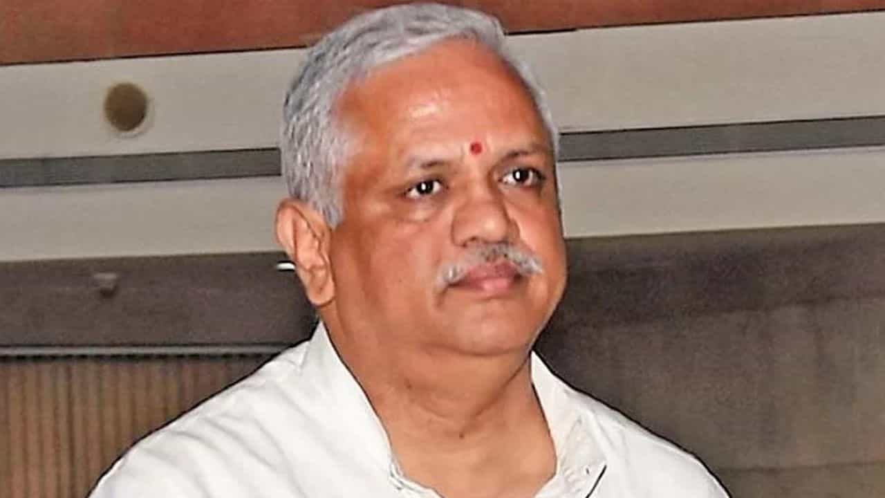 ಕಾನೂನು ಮಾತ್ರ ಪರಿಹಾರ ಅಲ್ಲ, ಸಮಾಜ ಜಾಗರೂಕವಾಗಿದ್ರೆ ಕಾನೂನು ಪ್ರಯೋಜನ: ಮತಾಂತರ ನಿಷೇಧದ ಬಗ್ಗೆ ಬಿಎಲ್ ಸಂತೋಷ್ ಕಾನೂನು ಮಾತ್ರ ಪರಿಹಾರ ಅಲ್ಲ, ಸಮಾಜ ಜಾಗರೂಕವಾಗಿದ್ರೆ ಕಾನೂನು ಪ್ರಯೋಜನ: ಮತಾಂತರ ನಿಷೇಧದ ಬಗ್ಗೆ ಬಿಎಲ್ ಸಂತೋಷ್