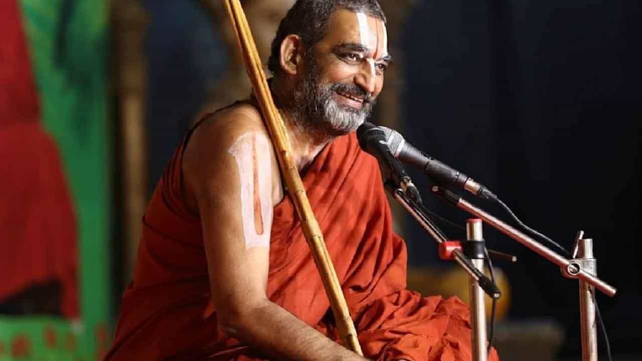 Hindu Ekta Mahakumbh ಜಾತಿ ಮತ್ತು ಕುಲವನ್ನು ಮೀರಿ ದೇಶದ ಪ್ರತಿಯೊಂದು ಕಣವನ್ನು ಒಗ್ಗೂಡಿಸುವುದು ಮುಖ್ಯ: ಶ್ರೀ ಚಿನ್ನ ಜೀಯರ್ ಸ್ವಾಮಿಗಳು Hindu Ekta Mahakumbh ಜಾತಿ ಮತ್ತು ಕುಲವನ್ನು ಮೀರಿ ದೇಶದ ಪ್ರತಿಯೊಂದು ಕಣವನ್ನು ಒಗ್ಗೂಡಿಸುವುದು ಮುಖ್ಯ: ಶ್ರೀ ಚಿನ್ನ ಜೀಯರ್ ಸ್ವಾಮಿಗಳು