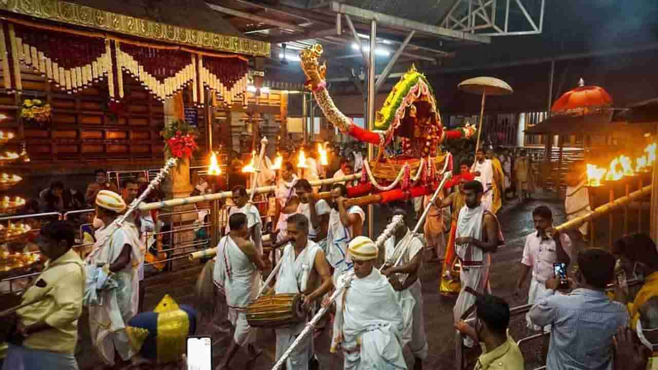 ಶ್ರೀ ಕ್ಷೇತ್ರ ಧರ್ಮಸ್ಥಳದ ಲಕ್ಷದೀಪೋತ್ಸವಕ್ಕೆ ಅದ್ಧೂರಿ ತೆರೆ, ದೂರದ ಊರುಗಳಿಂದ ಆಗಮಿಸಿ ಮಂಜುನಾಥನ ದರ್ಶನ ಪಡೆದು ಧನ್ಯರಾದ ಭಕ್ತರು