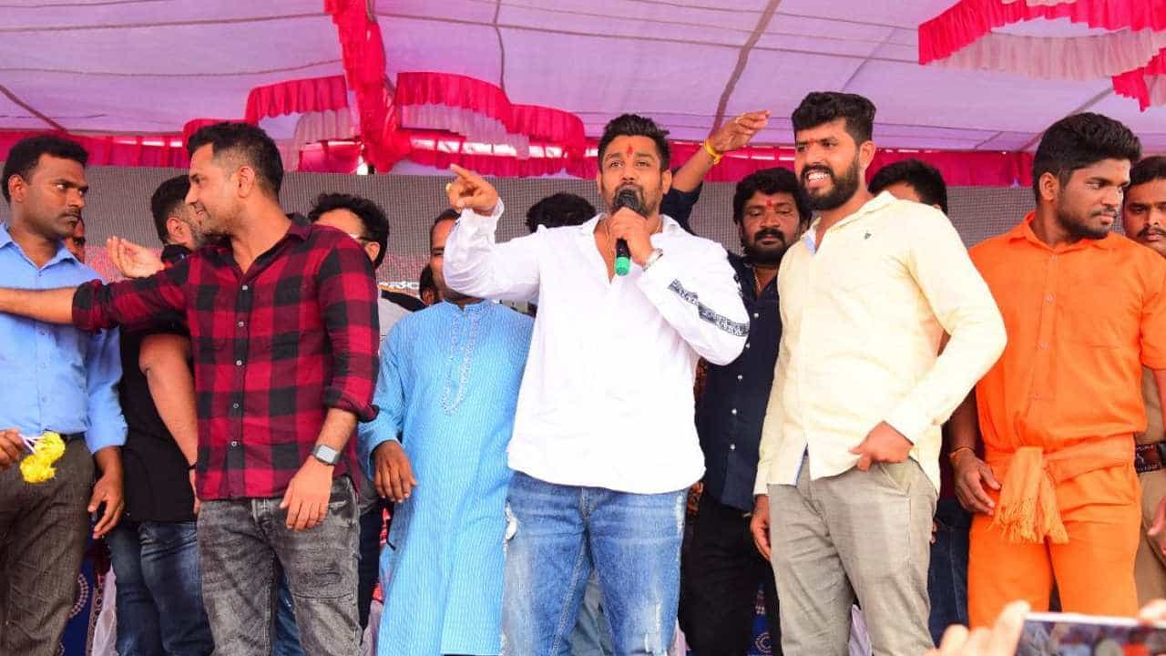 ನಟ ಧ್ರುವ ಸರ್ಜಾರಿಂದ ಉಧೋ ಉಧೋ ಹುಲಿಗೆಮ್ಮ ಲಿರಿಕಲ್ ವಿಡಿಯೋ ಸಾಂಗ್ ಬಿಡುಗಡೆ ನಟ ಧ್ರುವ ಸರ್ಜಾರಿಂದ ಉಧೋ ಉಧೋ ಹುಲಿಗೆಮ್ಮ ಲಿರಿಕಲ್ ವಿಡಿಯೋ ಸಾಂಗ್ ಬಿಡುಗಡೆ