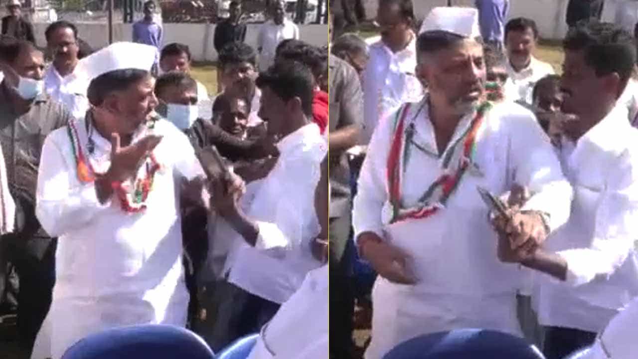 ಮಂಡ್ಯದಲ್ಲಿ ಸೆಲ್ಫಿ ತೆಗೆದುಕೊಳ್ಳಲು ಹೋದ ಬೆಂಬಲಿಗರ ವಿರುದ್ಧ ಡಿಕೆ ಶಿವಕುಮಾರ್ ಗರಂ; ಮೊಬೈಲ್ ಕಸಿದುಕೊಂಡು ಸಿಡಿಮಿಡಿಗೊಂಡ ಡಿಕೆಶಿ ಮಂಡ್ಯದಲ್ಲಿ ಸೆಲ್ಫಿ ತೆಗೆದುಕೊಳ್ಳಲು ಹೋದ ಬೆಂಬಲಿಗರ ವಿರುದ್ಧ ಡಿಕೆ ಶಿವಕುಮಾರ್ ಗರಂ; ಮೊಬೈಲ್ ಕಸಿದುಕೊಂಡು ಸಿಡಿಮಿಡಿಗೊಂಡ ಡಿಕೆಶಿ