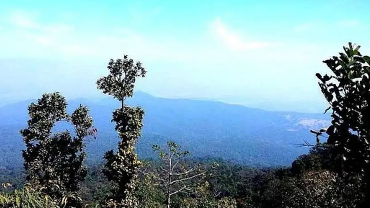 ಗಿರಿಧಾಮಕ್ಕೆ ಭೇಟಿ ನೀಡಬೇಕು ಎಂದಾಗ ಜನರು ಸಾಮಾನ್ಯವಾಗಿ ಹಿಮಾಚಲ ಪ್ರದೇಶ ಅಥವಾ ಉತ್ತರಾಖಂಡದ ಹೆಸರನ್ನು ಮೊದಲು ನೆನಪು ಮಾಡಿಕೊಳ್ಳುತ್ತಾರೆ. ಆದಾಗ್ಯೂ ಕೇರಳ ಮತ್ತು ಮಹಾರಾಷ್ಟ್ರದಲ್ಲಿಯೂ ಕೆಲವು ಅದ್ಭುತ ಪ್ರವಾಸಿತಾಣಗಳಿವೆ. ಆದರೆ ನೀವು ಎಂದಾದರೂ ಜಾರ್ಖಂಡ್ ಸುತ್ತಮುತ್ತಲಿನ ಅತ್ಯಂತ ಸುಂದರವಾದ ಗಿರಿಧಾಮಕ್ಕೆ ಭೇಟಿ ನೀಡಿದ್ದೀರಾ? ಹಾಗಿದ್ದರೆ ಜಾರ್ಖಂಡ್‌ನ ಕೆಲವು ವಿಶೇಷ ಗಿರಿಧಾಮಗಳ ವಿವರ ಇಲ್ಲಿದೆ ನೋಡಿ.