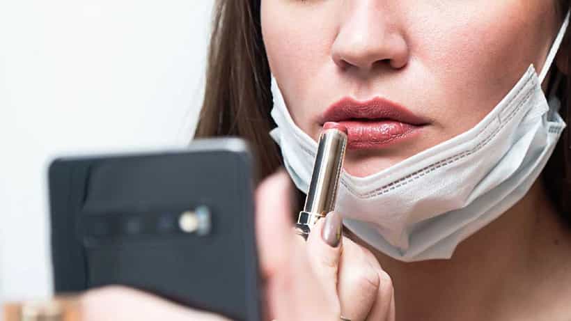 Beauty Tips: ಮಾಸ್ಕ್ ಧರಿಸಿದಾಗಲೂ ಲಿಪ್ ಸ್ಟಿಕ್ ಹೆಚ್ಚು ಕಾಲ ಉಳಿಯಲು ಹೀಗೆ ಮಾಡಿ
