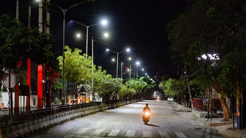 ಬೆಂಗಳೂರು: ಹೊಸವರ್ಷ ಆಚರಣೆಗೆ ಬ್ರೇಕ್: ಗಲ್ಲಿಗಲ್ಲಿಗಳಲ್ಲಿ ನಾಕಾಬಂದಿ ಹಾಕಿ ಪೊಲೀಸರ ಬಿಗಿ ಬಂದೊಬಸ್ತ್