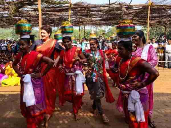 ಗೋವಾದ ಬುಡಕಟ್ಟು ಮಹಿಳೆಯರೊಂದಿಗೆ ಜಾನಪದ ನೃತ್ಯ ಮಾಡಿದ ಪ್ರಿಯಾಂಕಾ ಗಾಂಧಿ; ನಾಚಿಕೆಯಾಗಲ್ವ? ಎಂದ ಬಿಜೆಪಿ