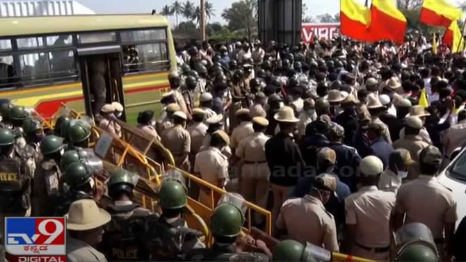 Belagavi News Live Updates: ಕರವೇ ಅಧ್ಯಕ್ಷ ನಾರಾಯಣಗೌಡ ಪೊಲೀಸರ ವಶಕ್ಕೆ; ಕ್ಷಣ ಕ್ಷಣದ ಅಪ್ಡೇಟ್ಗಳಿಗಾಗಿ ಇಲ್ಲಿ ಕ್ಲಿಕ್ ಮಾಡಿ Belagavi News Live Updates: ಕರವೇ ಅಧ್ಯಕ್ಷ ನಾರಾಯಣಗೌಡ ಪೊಲೀಸರ ವಶಕ್ಕೆ; ಕ್ಷಣ ಕ್ಷಣದ ಅಪ್ಡೇಟ್ಗಳಿಗಾಗಿ ಇಲ್ಲಿ ಕ್ಲಿಕ್ ಮಾಡಿ