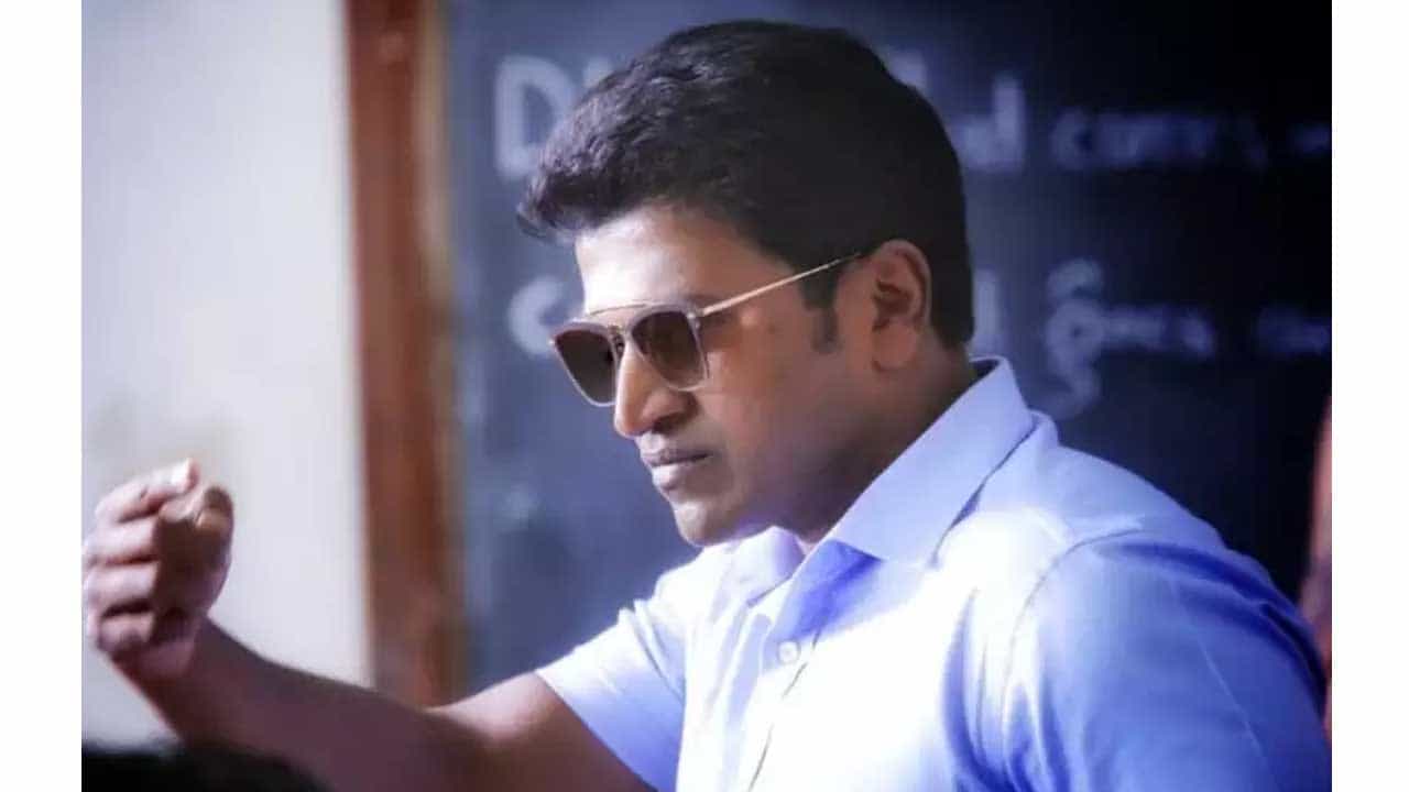 Year Ender 2021: ಚಿತ್ರರಂಗದ ಪಾಲಿಗೆ ಕಪ್ಪು ಚುಕ್ಕೆಯಾದ 2021; ಮರೆಯೋಕೆ ಆಗಲ್ಲ ಪುನೀತ್ ನಿಧನದ ನೋವು Year Ender 2021: ಚಿತ್ರರಂಗದ ಪಾಲಿಗೆ ಕಪ್ಪು ಚುಕ್ಕೆಯಾದ 2021; ಮರೆಯೋಕೆ ಆಗಲ್ಲ ಪುನೀತ್ ನಿಧನದ ನೋವು