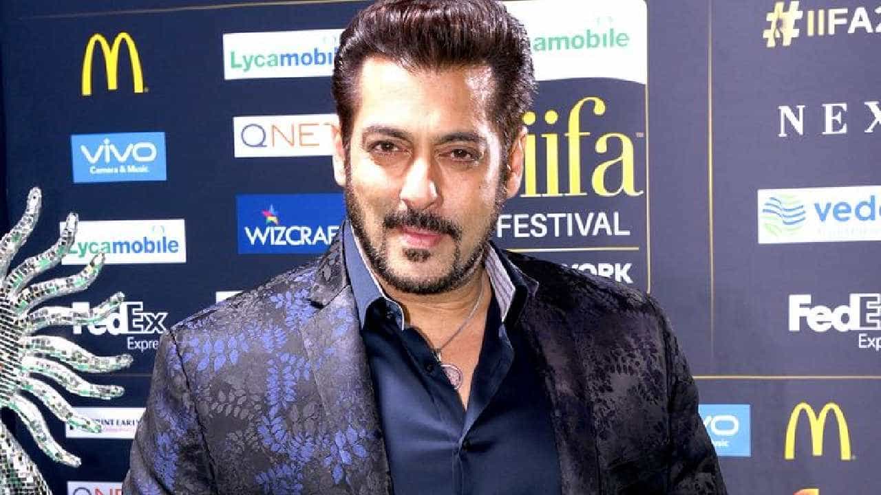 Salman Khan: ದುಬಾರಿ ಮೊತ್ತಕ್ಕೆ ಮನೆಯನ್ನು ಬಾಡಿಗೆ ಕೊಟ್ಟ ಸಲ್ಮಾನ್ ಖಾನ್ Salman Khan: ದುಬಾರಿ ಮೊತ್ತಕ್ಕೆ ಮನೆಯನ್ನು ಬಾಡಿಗೆ ಕೊಟ್ಟ ಸಲ್ಮಾನ್ ಖಾನ್