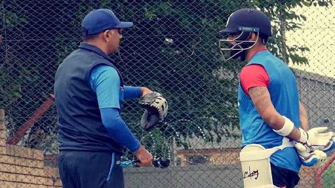 IND vs SA: ಆಫ್ರಿಕಾ ವಿರುದ್ಧ ಆರ್ಸಿಬಿ ಬೌಲರ್ನತ್ತ ಕೊಹ್ಲಿ ಚಿತ್ತ; ಈ ಸ್ಟಾರ್ ಬೌಲರ್ಗೆ ಅವಕಾಶ ಅನುಮಾನ? IND vs SA: ಆಫ್ರಿಕಾ ವಿರುದ್ಧ ಆರ್ಸಿಬಿ ಬೌಲರ್ನತ್ತ ಕೊಹ್ಲಿ ಚಿತ್ತ; ಈ ಸ್ಟಾರ್ ಬೌಲರ್ಗೆ ಅವಕಾಶ ಅನುಮಾನ?