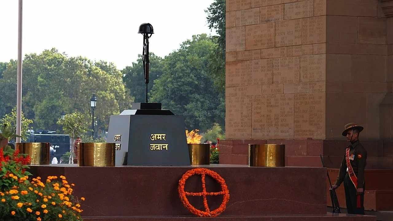 Amar Jawan Jyoti: ರಾಷ್ಟ್ರೀಯ ಯುದ್ಧ ಸ್ಮಾರಕ ಜ್ಯೋತಿಯಲ್ಲಿ ಲೀನವಾಗಲಿದೆ ಅಮರ್ ಜವಾನ್ ಜ್ಯೋತಿ