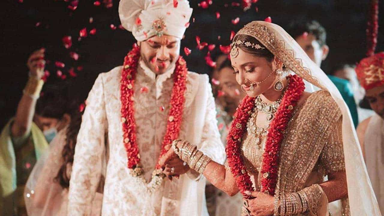 Ankita Lokhande: ಮದುವೆ ಚಿತ್ರಗಳನ್ನು ಹಂಚಿಕೊಂಡಿದ್ದಕ್ಕೆ ಟ್ರೋಲ್ ಮಾಡಿದ ನೆಟ್ಟಿಗರು; ಖಡಕ್ ಪ್ರತಿಕ್ರಿಯೆ ನೀಡಿದ ನಟಿ Ankita Lokhande: ಮದುವೆ ಚಿತ್ರಗಳನ್ನು ಹಂಚಿಕೊಂಡಿದ್ದಕ್ಕೆ ಟ್ರೋಲ್ ಮಾಡಿದ ನೆಟ್ಟಿಗರು; ಖಡಕ್ ಪ್ರತಿಕ್ರಿಯೆ ನೀಡಿದ ನಟಿ