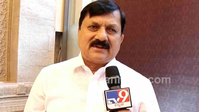 ಹಿಜಾಬ್ ತೀರ್ಪು: ಜಡ್ಜ್​ಗಳಿಗೆ ಬೆದರಿಕೆ, ಬಾಡಿ ವಾರೆಂಟ್ ಮೂಲಕ ಆರೋಪಿ ರಹಮತ್ ಬೆಂಗಳೂರಿಗೆ, 8 ದಿನ ಬೆಂಗಳೂರು ಪೊಲೀಸರ ವಶಕ್ಕೆ