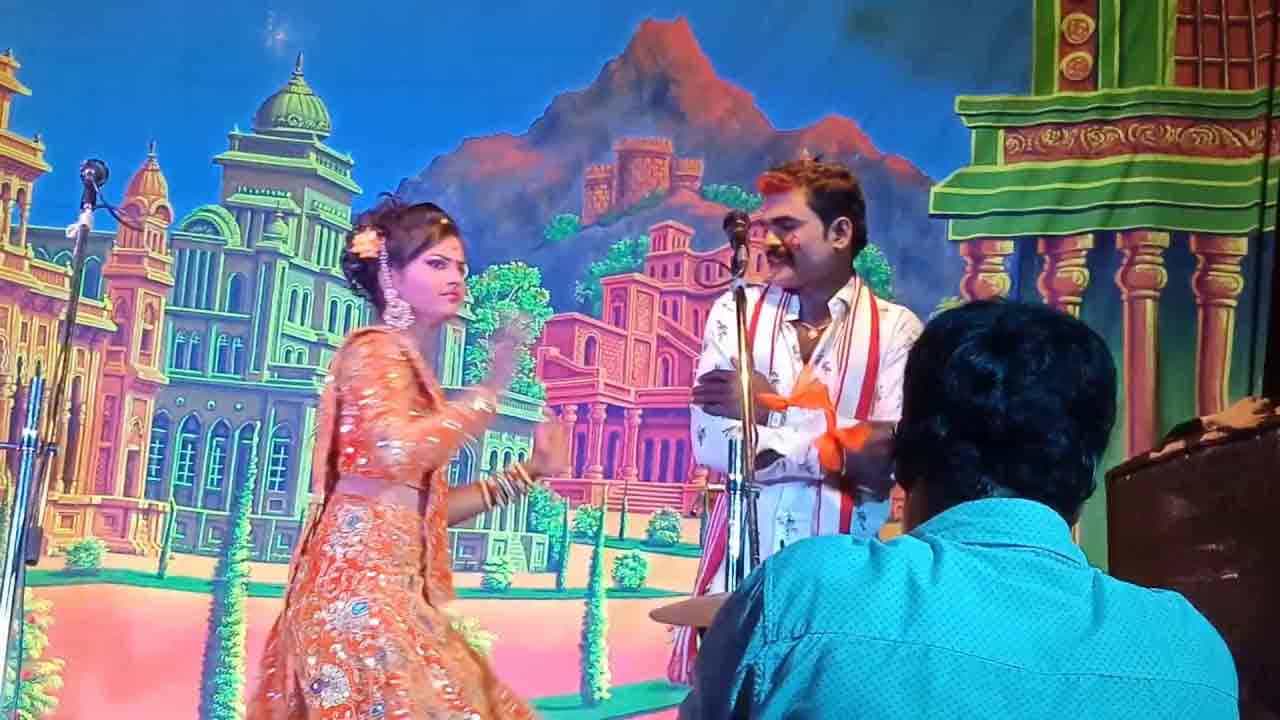 ಬಾದಾಮಿ ಜಾತ್ರೆ ನಿಲ್ಲಿಸಿದ್ರೆ ಹೊಟ್ಟೆ ಮೇಲೆ ತಣ್ಣೀರ ಬಟ್ಟೆ: ಸರ್ಕಾರದ ವಿರುದ್ಧ ಸಿಡಿದೆದ್ದ ರಂಗಭೂಮಿ ಕಲಾವಿದರು ಬಾದಾಮಿ ಜಾತ್ರೆ ನಿಲ್ಲಿಸಿದ್ರೆ ಹೊಟ್ಟೆ ಮೇಲೆ ತಣ್ಣೀರ ಬಟ್ಟೆ: ಸರ್ಕಾರದ ವಿರುದ್ಧ ಸಿಡಿದೆದ್ದ ರಂಗಭೂಮಿ ಕಲಾವಿದರು