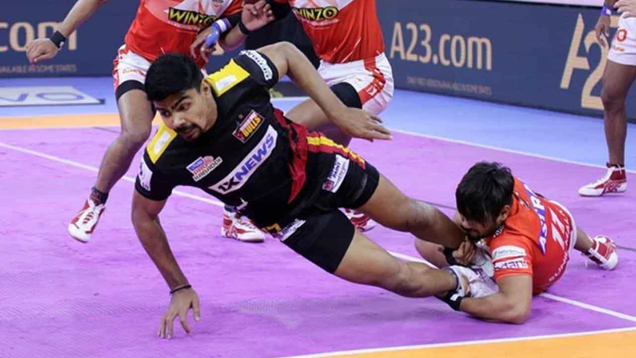 Pro Kabaddi: ಪವನ್ ಪವರ್: ಪ್ರೊ ಕಬಡ್ಡಿ ಲೀಗ್ನಲ್ಲಿ ಗುಜರಾತ್ ಅನ್ನು ಸೋಲಿಸಿ ಅಗ್ರಸ್ಥಾನಕ್ಕೇರಿದ ಬೆಂಗಳೂರು ಬುಲ್ಸ್ Pro Kabaddi: ಪವನ್ ಪವರ್: ಪ್ರೊ ಕಬಡ್ಡಿ ಲೀಗ್ನಲ್ಲಿ ಗುಜರಾತ್ ಅನ್ನು ಸೋಲಿಸಿ ಅಗ್ರಸ್ಥಾನಕ್ಕೇರಿದ ಬೆಂಗಳೂರು ಬುಲ್ಸ್