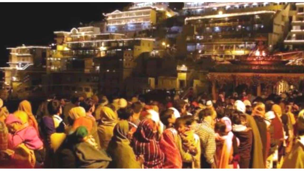 Vaishno Devi Temple Stampede: ವೈಷ್ಣೋದೇವಿ ಮಂದಿರದಲ್ಲಿ ಕಾಲ್ತುಳಿತ, 12 ಭಕ್ತರ ಸಾವು Vaishno Devi Temple Stampede: ವೈಷ್ಣೋದೇವಿ ಮಂದಿರದಲ್ಲಿ ಕಾಲ್ತುಳಿತ, 12 ಭಕ್ತರ ಸಾವು