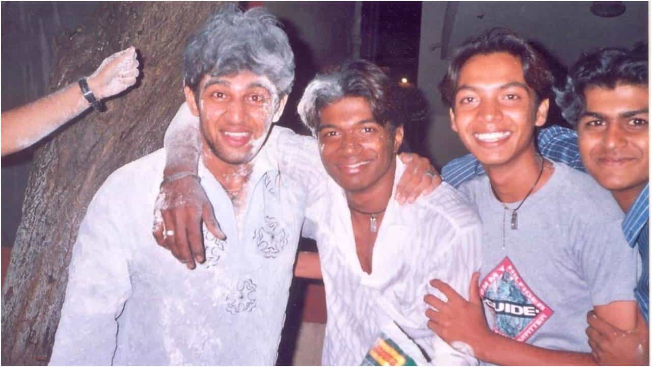 ಎಲ್ಲರಿಗೂ ತಿಳಿದಂತೆ ಚಿರಂಜೀವಿ ಸರ್ಜಾ ಅವರು ಸ್ನೇಹಜೀವಿ ಆಗಿದ್ದರು. ಫ್ರೆಂಡ್ಸ್ ಜೊತೆ ಅವರು ಹೆಚ್ಚಾಗಿ ಕಾಲ ಕಳೆಯುತ್ತಿದ್ದರು. ಆ ದಿನಗಳು ಈಗ ನೆನಪು ಮಾತ್ರ.